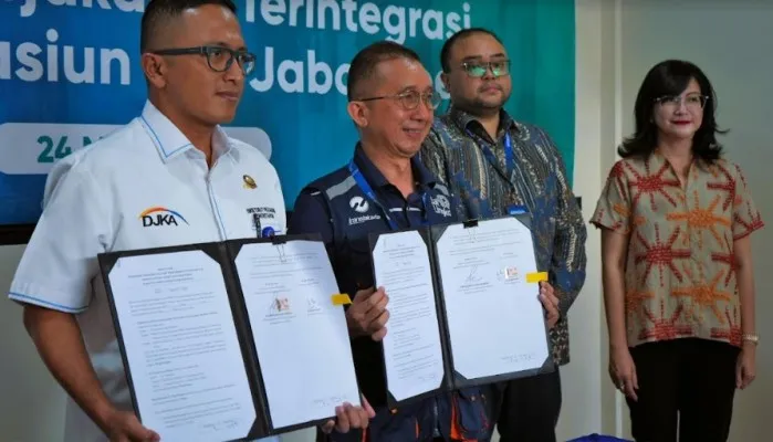 PT Transportasi Jakarta (Transjakarta) dan LRT Jabodebek menandatangani Berita Acara Operasional Prasarana Halte BRT Terintegrasi Light Rail Transit (LRT) Jabodebek.(Ist)