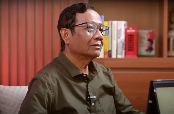 Mahfud MD kritisi kebijakan Presiden Prabowo Subianto yang ingin memaafkan para koruptor dengan catatan mengembalikan harta curiannya. (Capture Youtube)