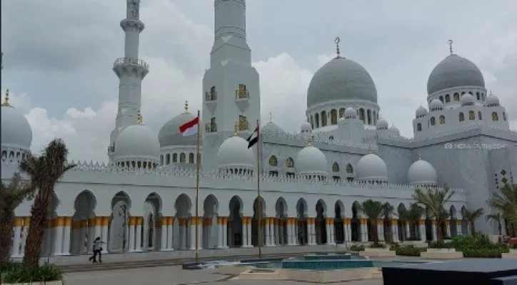 Masjid Raya Syeikh Zayed Solo.(Ist)