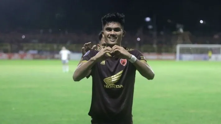 Ramadhan Sananta jadi ancaman bagi tuan rumah di laga Persebaya vs PSM (Foto: twitter/FaktaSepakbola)