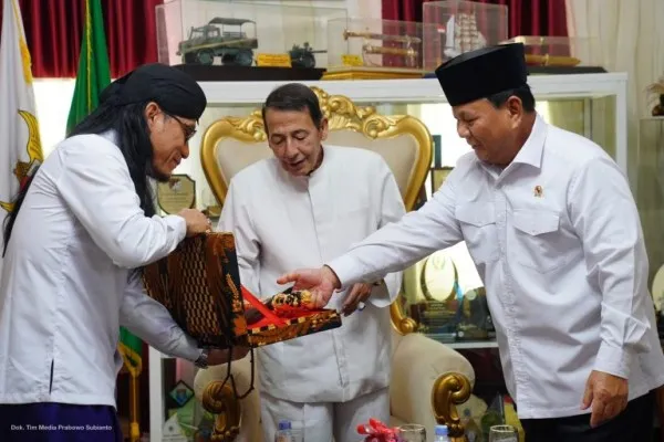 Prabowo dan Habib Luthfi bertemu di Pekalongan. Foto: Dok ist.