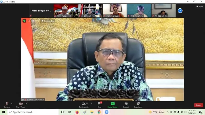 Menko Polhukam saat menerima kritikan tiga organisasi keagamaan Indonesia,  Parisada Hindu Dharma Indonesia (PHDI), Perwakilan Umat Buddha Indonesia (Walubi) dan Majelis Tinggi Agama Konghucu Indonesia (Matakin). (rizal/ tangkap layar)