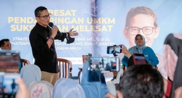 Menteri Pariwisata dan Ekonomi Kreatif (Menparekraf) Sandiaga Salahuddin Uno saat menghadiri kegiatan UMKM di Tangsel. (ist)