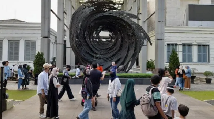 Suasana Museum Nasional, di Jakpus, saat momen libur lebaran diserbu pengunjung. (Foto: rika)