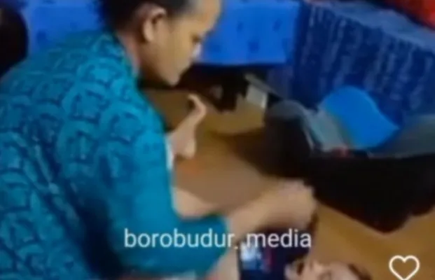 Video viral nenek aniaya bocah.(tangkap layar)