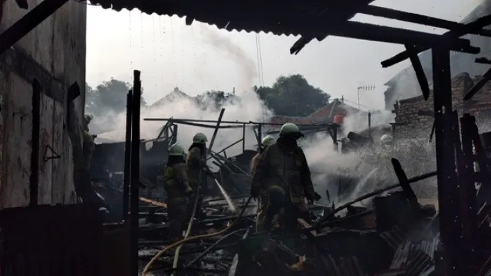 Teks Foto: Satu orang tewas dalam insiden kebakaran rumah tinggal di Jalan Rawamangun Muka Timur, Pulogadung, Jakarta Timur. (ist)