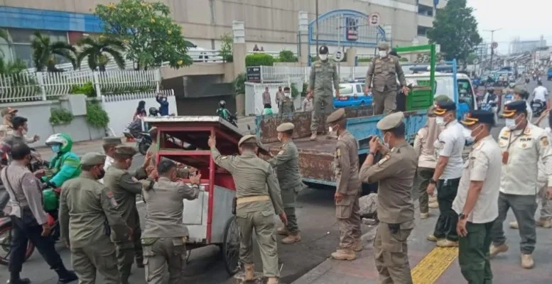 Penertiban PKL di Kecamatan Gambir.(ist)