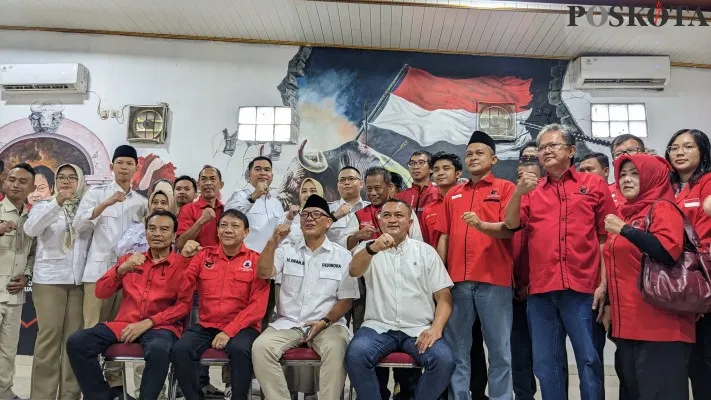 Partai Gerindra sambangi markas PDI-P Kabupaten Bogor. (Poskota/Panca Aji)