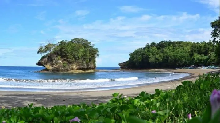 Pantai Mandasari di Kabupaten Pandandaran, Jawa Barat. (ist)