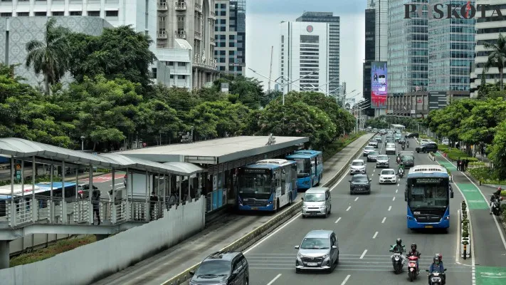 Transjakarta memberikan layanan gratis untuk prajurit Kodam Jaya.(Foto: Ahmad Trihawaari)