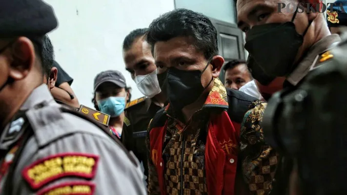 Terdakwa Ferdy Sambo, saat menjalani sidang pembunuhan Brigadir J di PN Jaksel. (dok poskota)