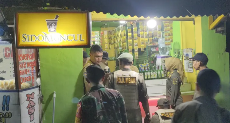 Berkedok Warung Jamu, Penjual Miras di Kemang Bogor Digrebek Satpol-PP (Panca Aji)