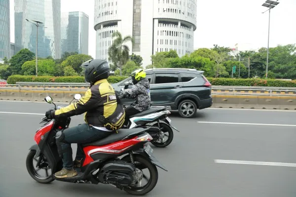 Antisipasi Mengurangi Resiko Kecelakaan, Lakukan Safety Riding Ala Yamaha. (foto/yamaha)