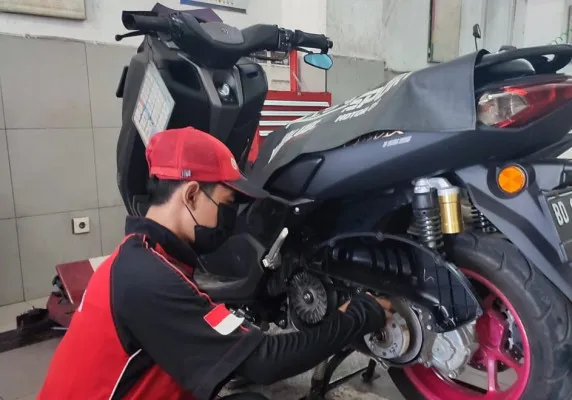 5 langkah mudah perawatan CVT motor matik. (foto/yamaha)