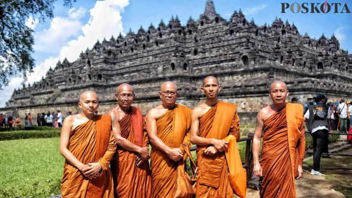 Perayaan Waisak di Candi Borobudur. (Foto: Poskota/Ahmad Tri Hawaari)