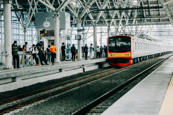 KRL di stasiun. (dok. KAI)