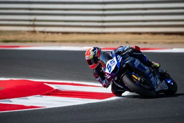 Finish ke-11 di race 1 WSSP 600 Navarra, Galang Hendra tambah poin lagi. (foto/yamaha)