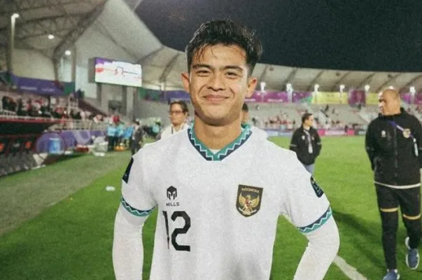 Nonton Bola dan Naikkan Kaki, Pratama Arhan Kena Hujat Netizen Sampai Dapat Peringatan: Sengklek (Instagram/@pratamaarhan8)