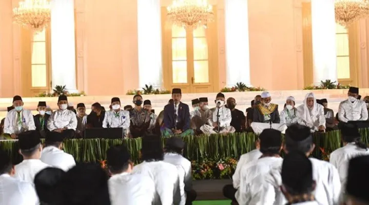 Presiden Joko Widodo saat menghadiri acara Dzikir dan Doa Kebangsaan 77 Indonesia Merdeka. (Foto: biro pers)