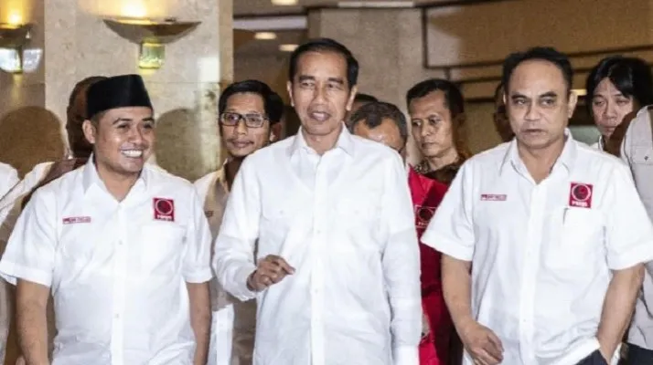 Ketua Relawan Projo, Budi Arie Setiadi, (paling kanan) saat bersama Jokowi. (foto: ist)