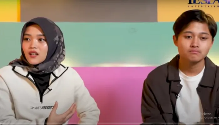 Putri Delina bersama Rizwan Fadilah. (Foto: Youtube//Leslar Entertainment)