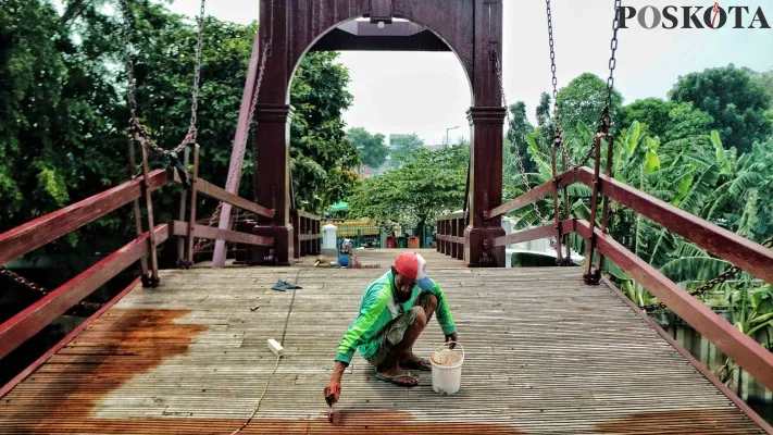 Perawatan Jembatan Merah Kota Tua Jakarta - poskota.co.id