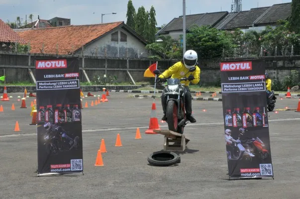 Forwot gelar training safety riding bersama anggota dan komunitas bikers, (foto/forwot)