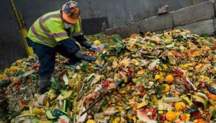 Sampah makanan.