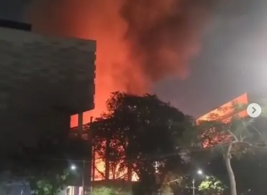 Kebakaran Museum Nasional di Gambir, Jakarta Pusat diduga akibat korsleting listrik. (IG_humasjekfire)