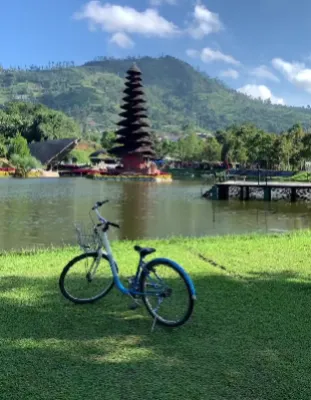 Suasana syahdu Taman Lembah Dewata (Instagram/@tri.suryaaa)