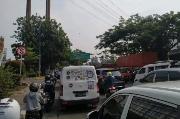 Situasi lalulintas di Jalan Lingkar Luar Barat, Cengkareng, Jakarta Barat. (Ist)