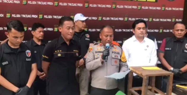 Polisi gelar konferensi pers kasus kebakaran rumah yang mengarah ke pembunuhan di kawasan Tanjung Priok, Jakarta Utara. (Ist)