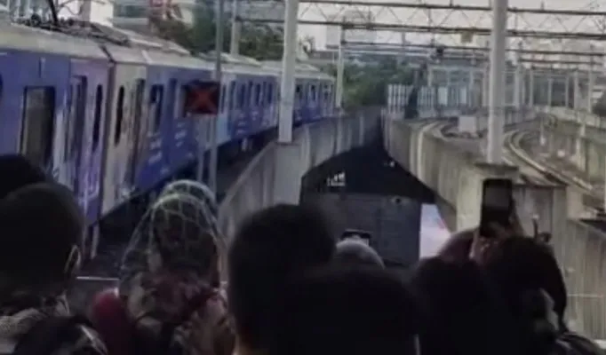 Crane terjatuh timpa MRT Jakarta. (IG: seputartangsel)