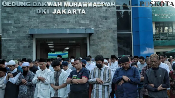 Tata Cara Sholat Idul Fitri Lengkap Disertai Niat, Bacaan Arab, dan Terjemahan Bahasa Indonesia