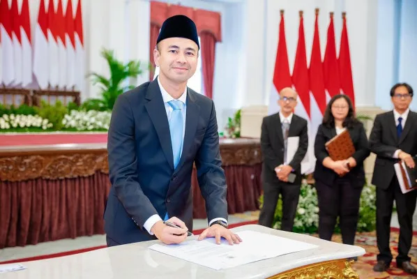 Gelar doktor honoris kausa Raffi Ahmad jadi sorotan lantaran dibacakan pada pelantikan Utusan Khusus Presiden prabowo Subianto. (Instagram/@raffinagita1717)