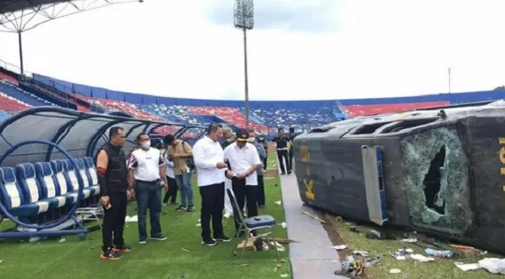 Kondisi Stadion Kanjuruhan setelah kejadian tragedi yang menewaskan 35 orang. (foto: ist)