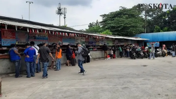 Suasana terminal Lebak Bulus.(zendy)