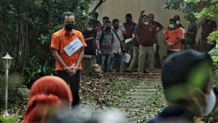 Bripka Ricky Rizal dalam rekonstruksi pembunuhan Brigadir J. (dok. Poskota)