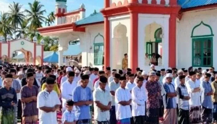 Thariqat Syattariyah di Kabupaten Nagan Raya Provinsi Aceh melaksanakan ibadah salat Id yang dipusatkan di Kompleks Masjid Peuleukung Kecamatan Seunagan Timur pada Sabtu, 30 April 2022.