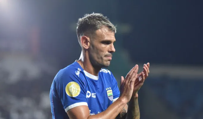 Tyronne del Pino sebut laga kontra Port FC di AFC Champions League Two (ACL 2) adalah kompetisi penting bagi Persib Bandung dan Bobotoh. (dok. Persib.co.id)