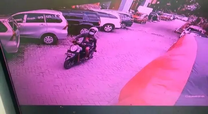 Video CCTV dari wawan pemilik motor yany hilang. (ist)