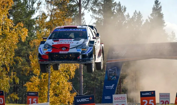 Ott Tanak harus mengakui keunggulan dari pereli Toyota Gazoo Racing World Rally, Elvyn Evans di ajang World Rally Championship seri Finlandia 2021. (Foto/tgr-dam.com)