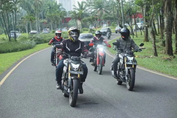 Komunitas Sport Honda ditantang Wahana Lebih Lelaki. (foto/wms)