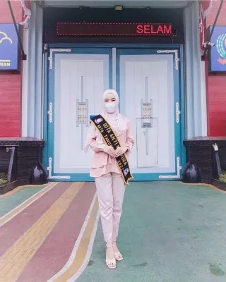 Salah satu humas Duta Anti Narkoba Kota Tangerang [Tangkapan layar instagram @ririiranti/ist]