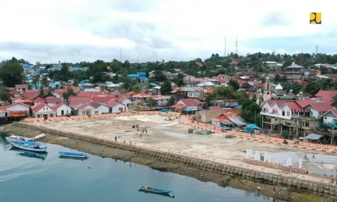 Pembangunan Wisata Waterfront City di Kota Tual Maluku. (Foto: Kementerian PUPR)