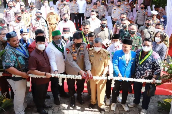 Foto : Kapolda Riau Irjen Muhammad Iqbal, Gubernur Riau Syamsuar, forkopimda Provinsi Riau dan elemen pemuda Cipayung Plus. (Ist.)