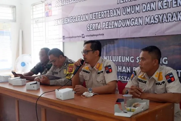 Foto : Satpol PP Kota Bogor membahas kampung tertib trantibum. (Ist.)