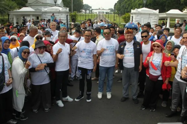 Foto : Gubernur Jawa Barat dan Walikota Bogor hadiri World Walking Day 2022 di Kota Bogor. (Ist.)