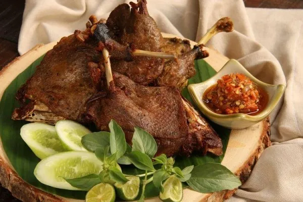 Resep bebek goreng kremes. (Shutterstock)