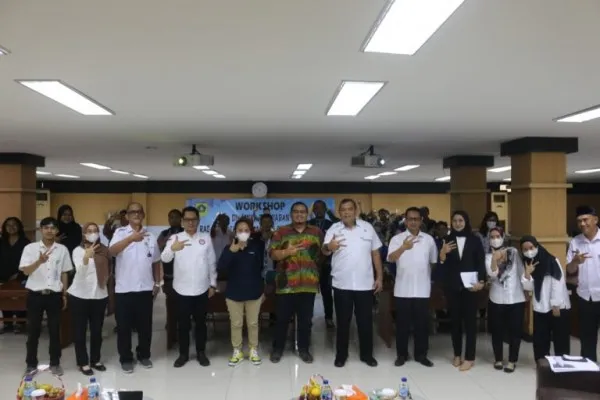 Foto : Diskominfo Pemkab Bogor menggelar kegiatan workshop mengenai dinamika penyiaran radio dan televisi menuju era digitalisasi. (Ist.)Hal tersebut sebagai upaya mewujudkan lembaga radio sebagai media penyampaian informasi yang akurat, efektif dan efisiensi ditengah perubahan era digitalisasi, perkembangan informasi dan tekhnologi, yang berlangsung di Aula Diskominfo Kabupaten Bogor, Rabu (16/11/2022).